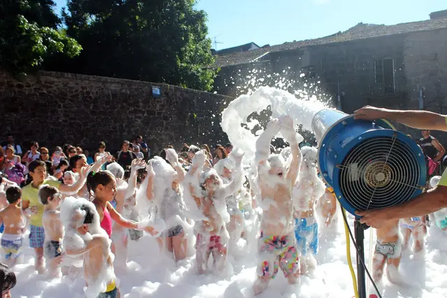 Foto de festas de espuma num evento SomXXL (1)