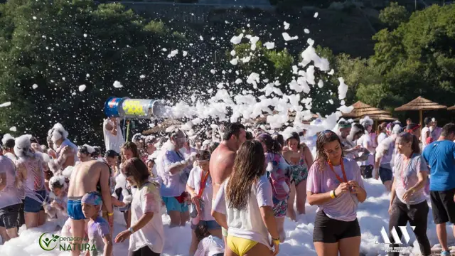 Foto de festas de espuma num evento SomXXL (3)