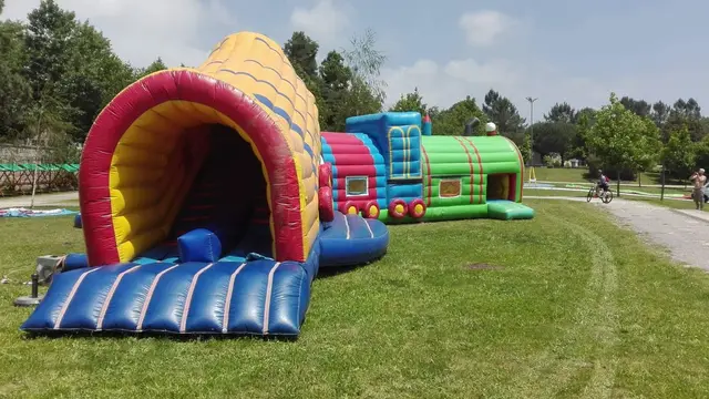 Foto de insufláveis num evento SomXXL (24)