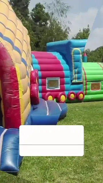 Vídeo de insufláveis num evento SomXXL (1)