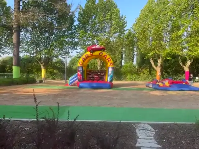 Vídeo de insufláveis num evento SomXXL (2)