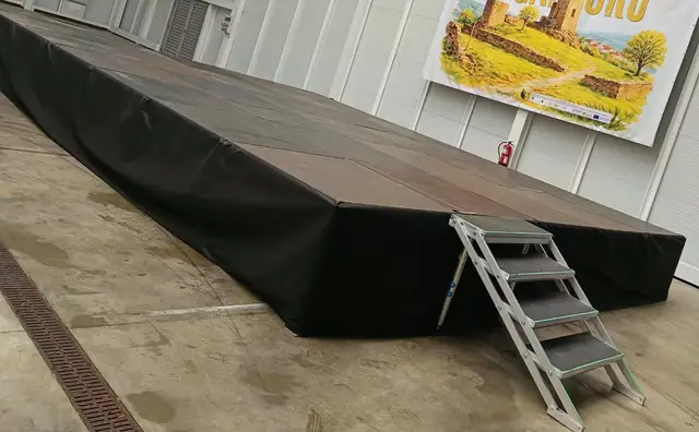 Foto de palcos e estruturas num evento SomXXL (1)
