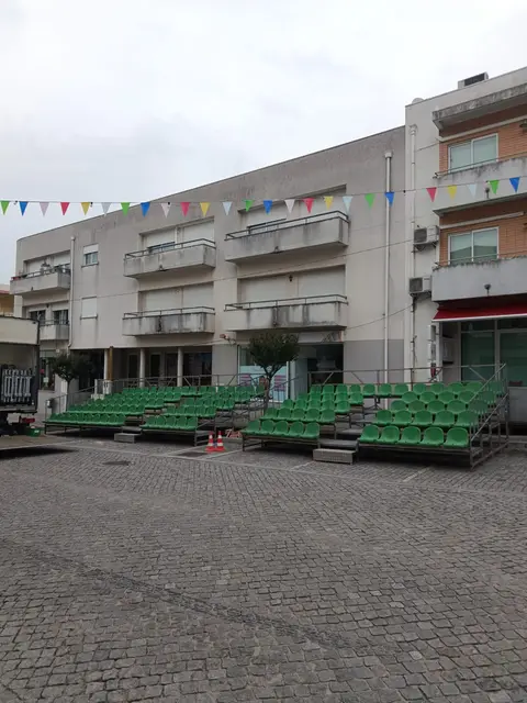 Foto de palcos e estruturas num evento SomXXL (17)