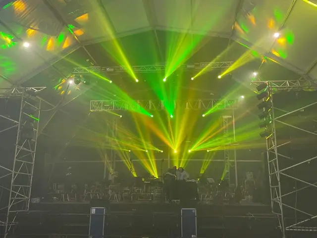 Foto de som e luz num evento SomXXL (18)