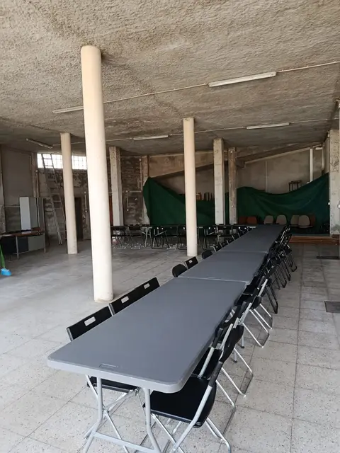 Foto de tendas e mobiliário num evento SomXXL (3)