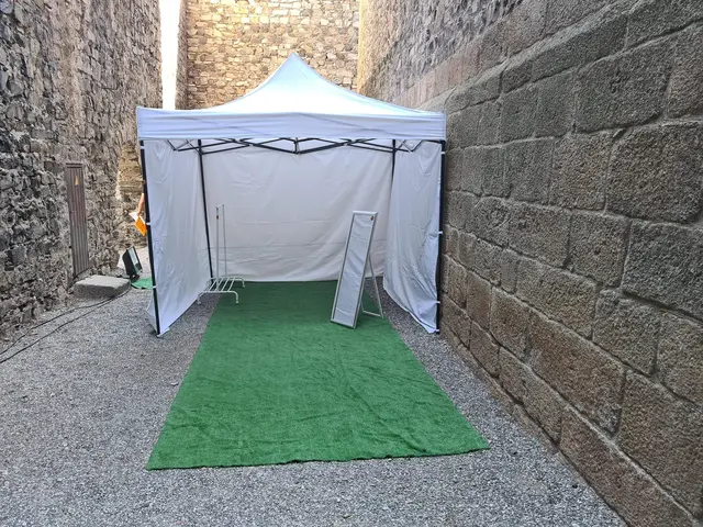 Foto de tendas e mobiliário num evento SomXXL (36)