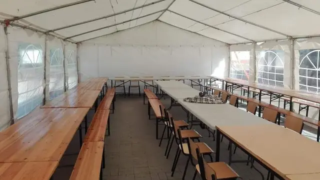 Foto de tendas e mobiliário num evento SomXXL (37)