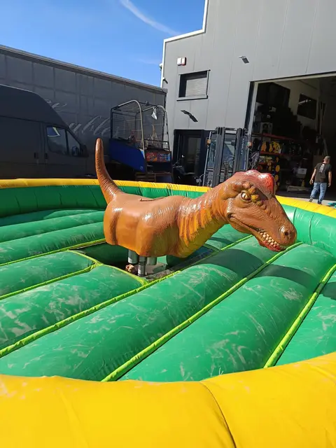 Foto de touro mecânico num evento SomXXL (1)