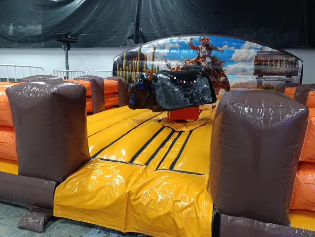 Foto de touro mecânico num evento SomXXL (4)